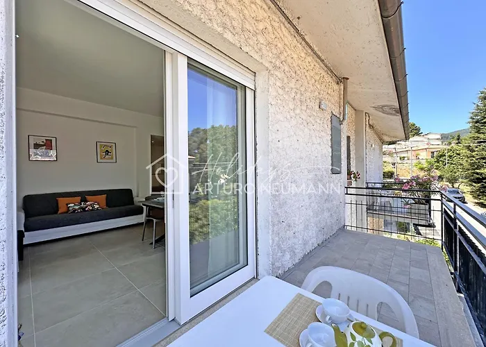 211 - Bilo Appena Ristrutturato A A Due Passi Dal Centro Del Paese Διαμέρισμα *